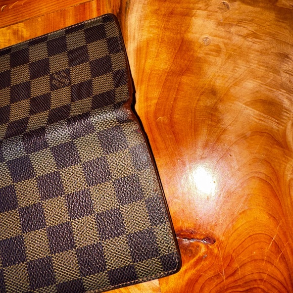 Louis Vuitton
Vintage 2007 damier long Bifold Wallet - Picture 5 of 17